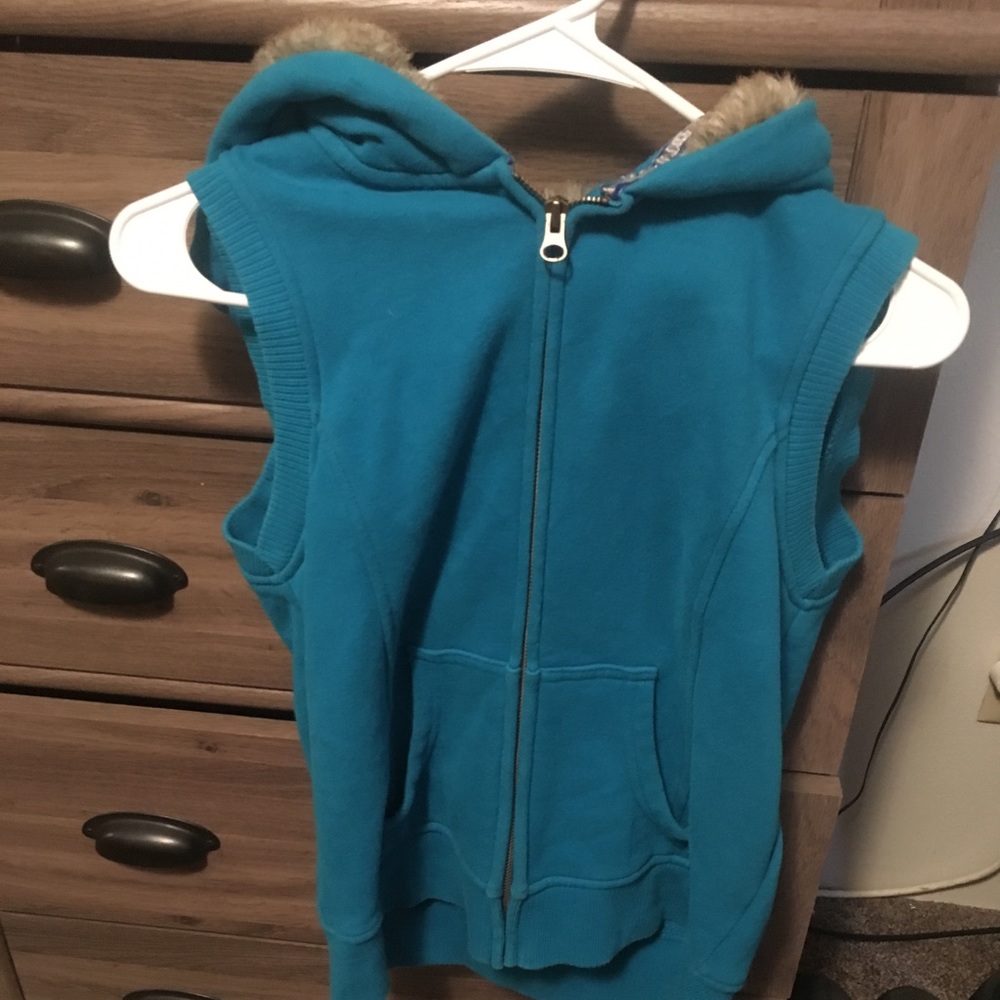 Winter vest fur hood